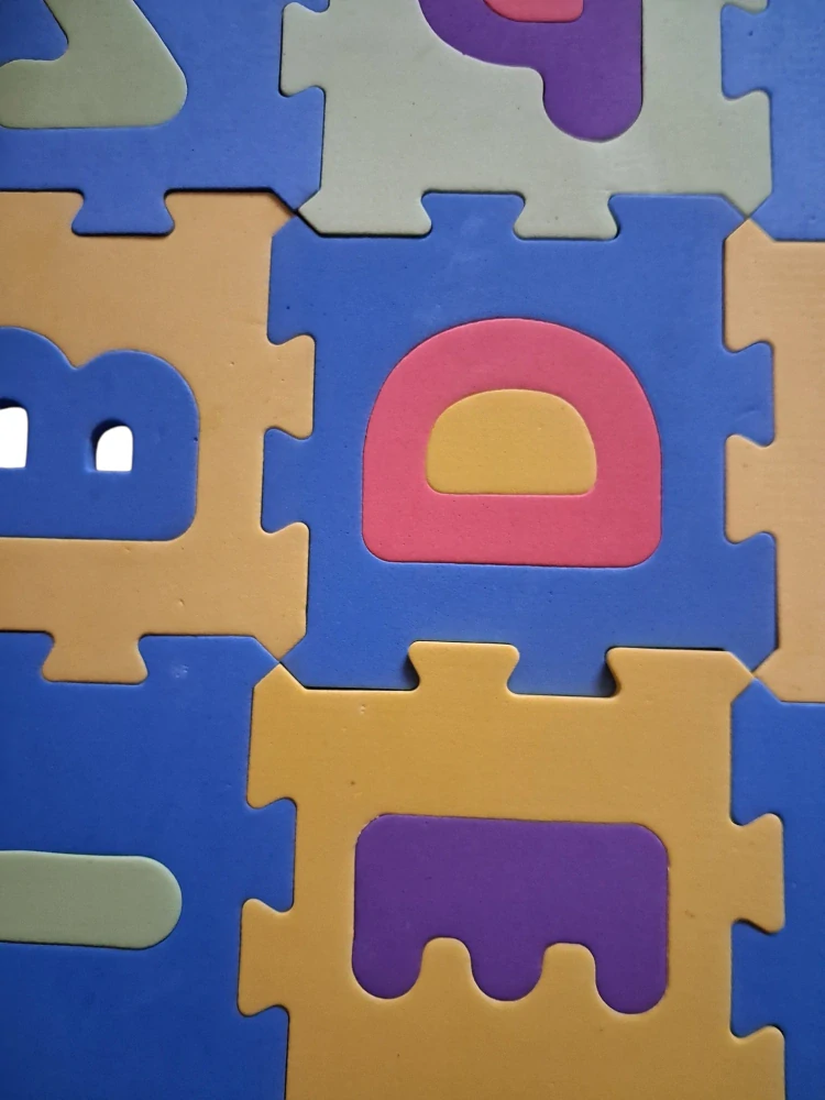 PĚNOVÉ PUZZLE PÍSMENA