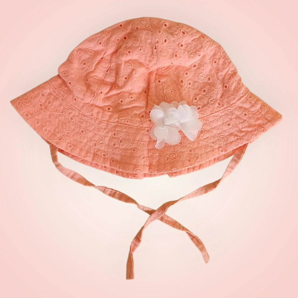 Dívčí klobouček