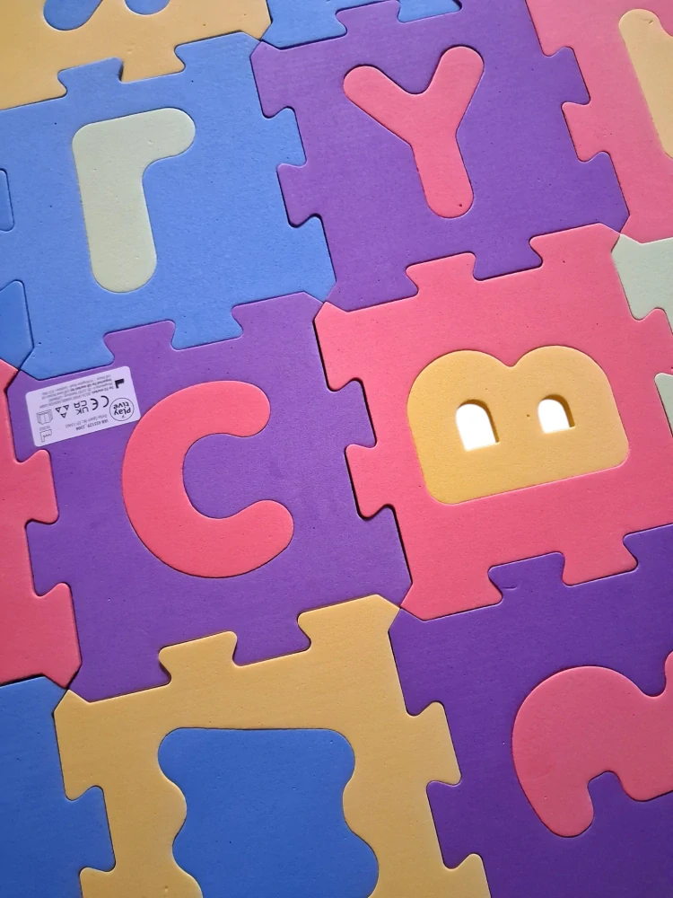 PĚNOVÉ PUZZLE PÍSMENA