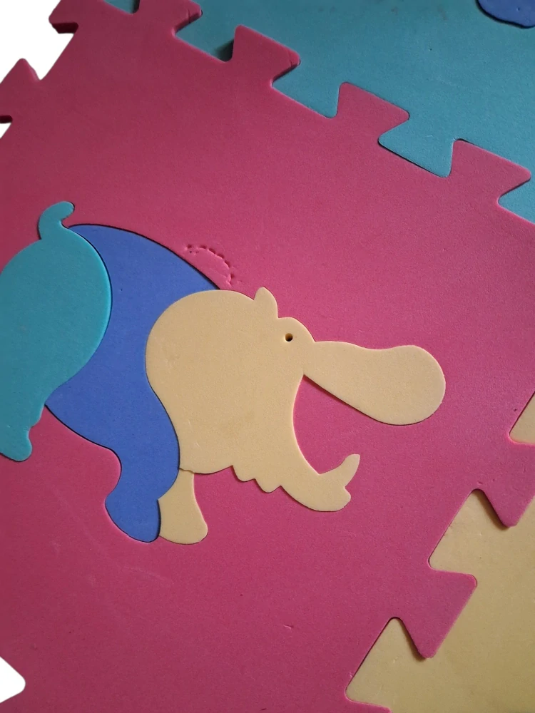 PĚNOVÉ PUZZLE BAREVNÁ ZVÍŘÁTKA