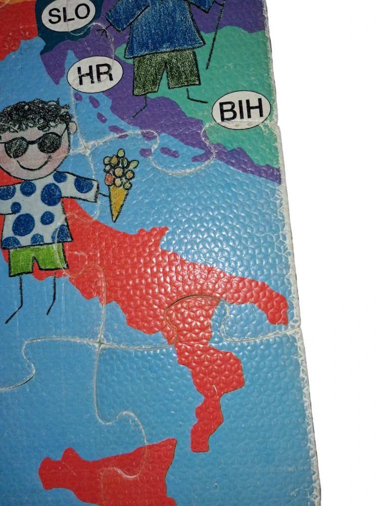 DŘEVĚNÉ PUZZLE MAPA