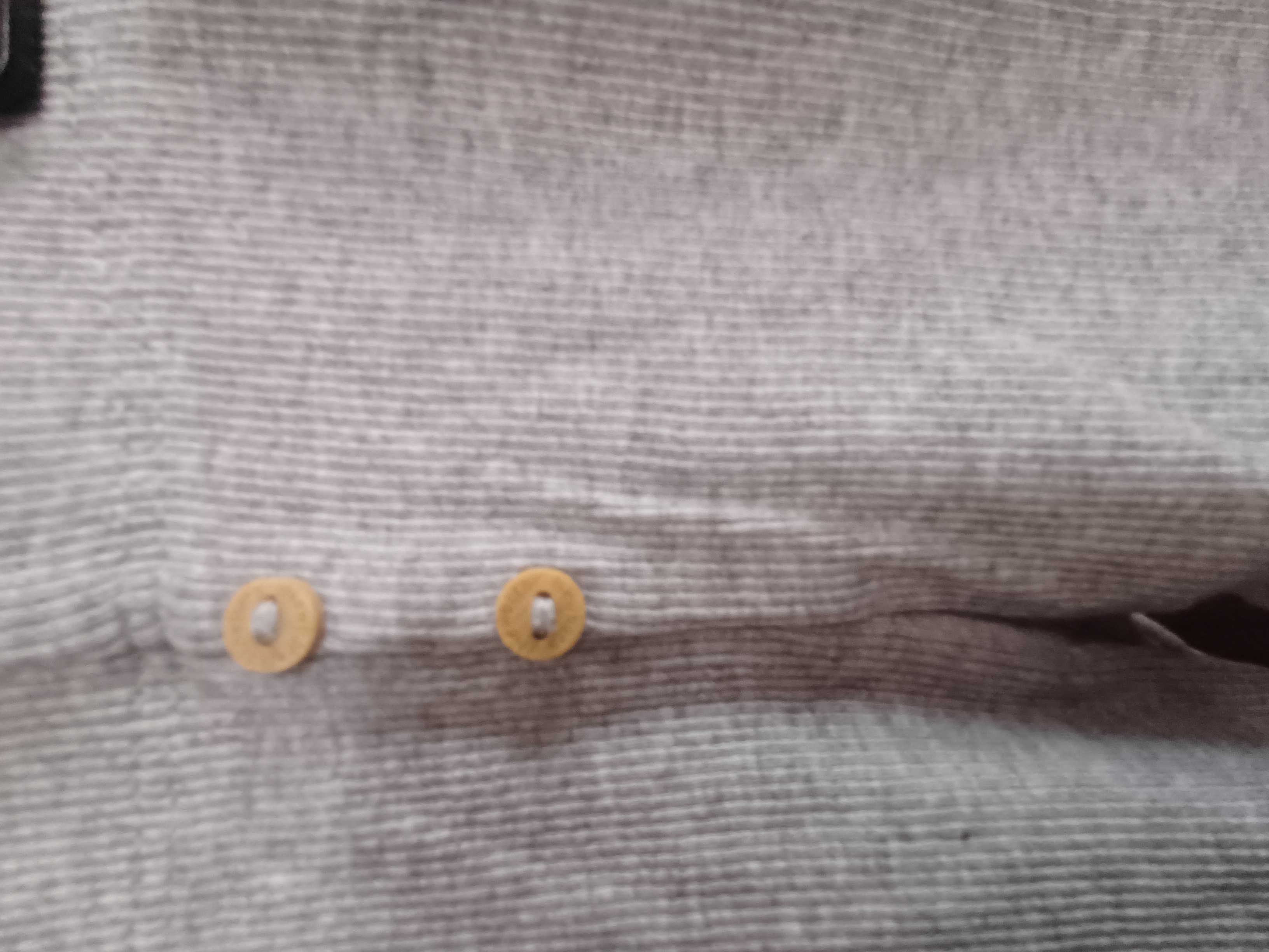 Neutrální šedé žebrované legíny se dvěma knoflíčky, vel. 62