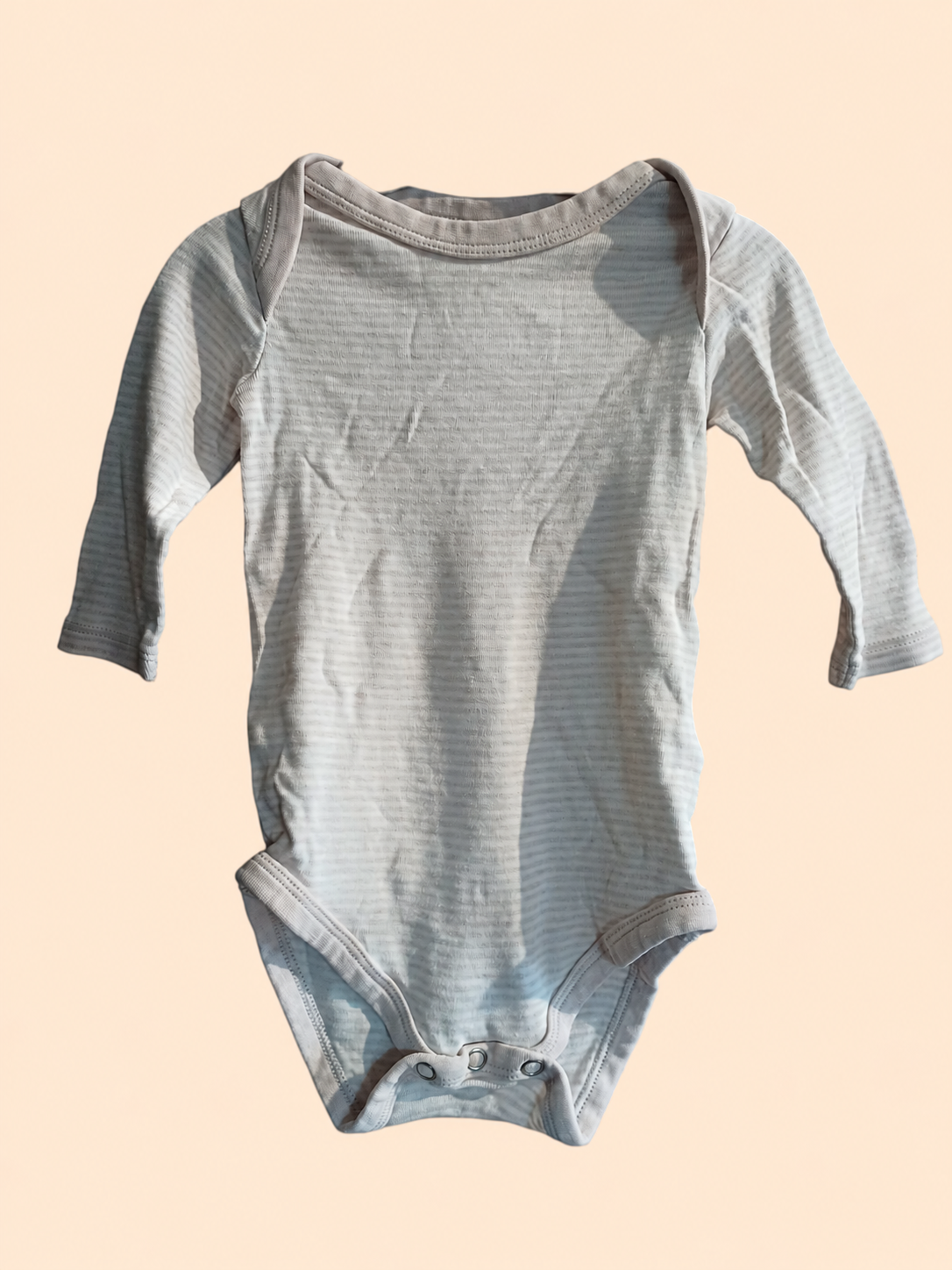 Neutrální jemně pruhované body, vel. 62