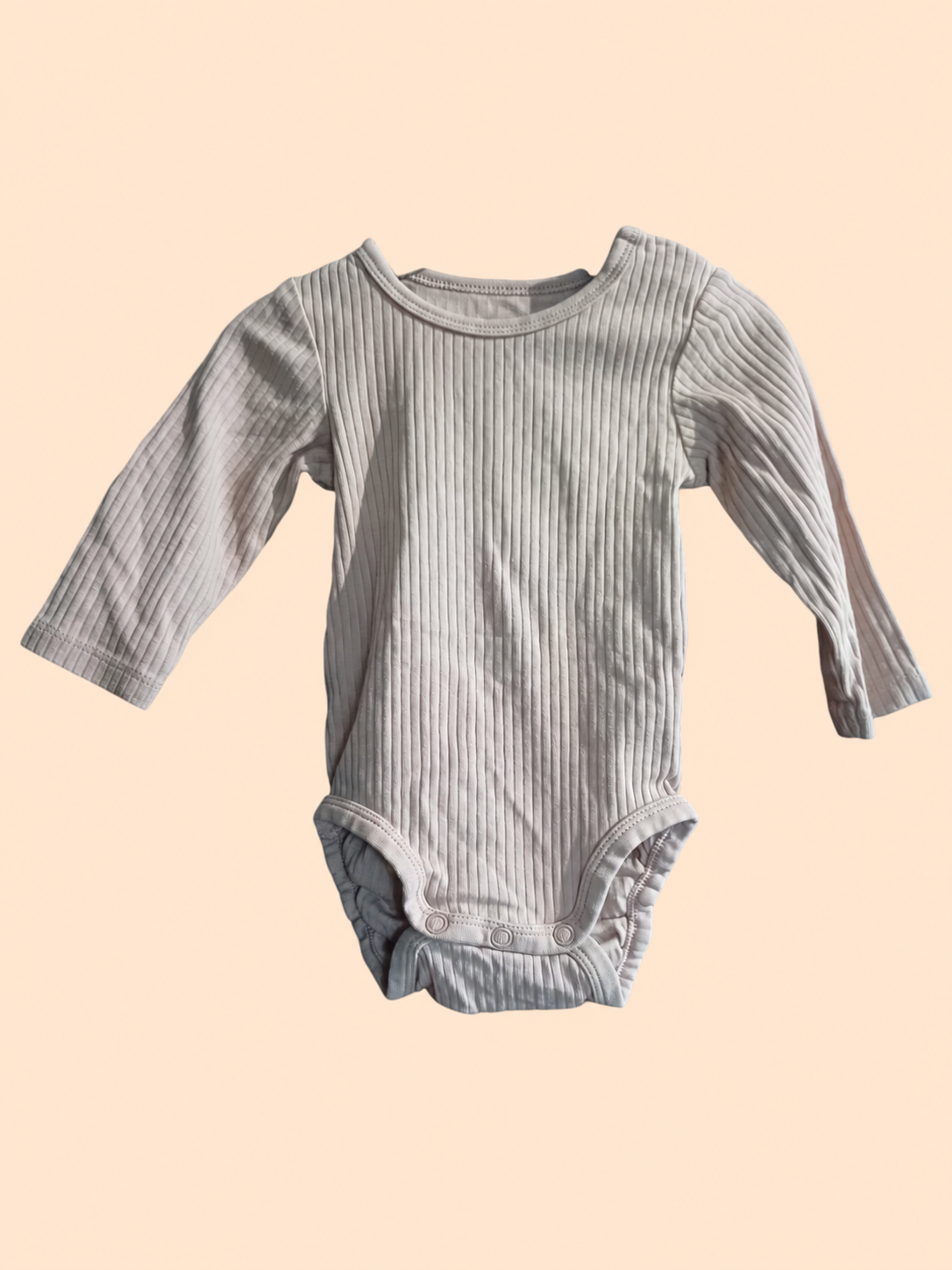 Neutrální světle šedé žebrované body, vel. 62