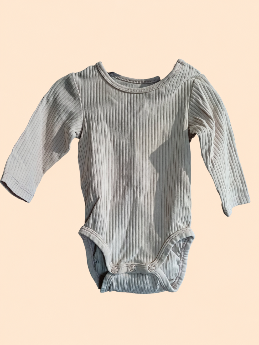 Neutrální šedé žebrované body, vel. 62