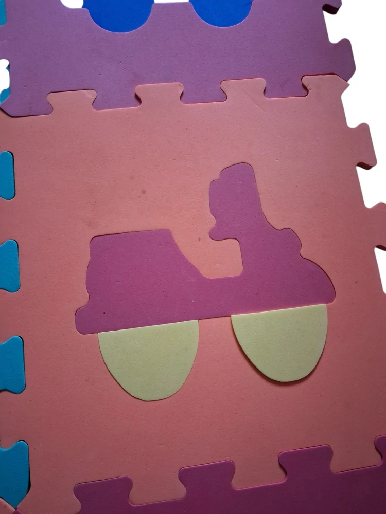 PĚNOVÉ PUZZLE VOZY