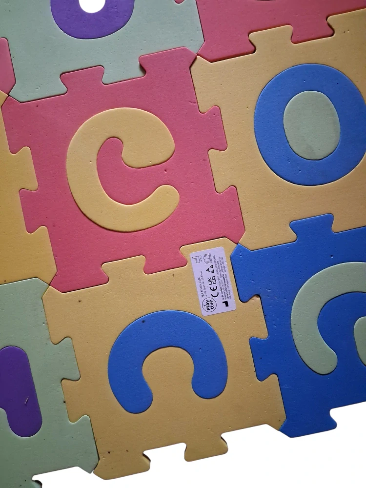 PĚNOVÉ PUZZLE PÍSMENKA