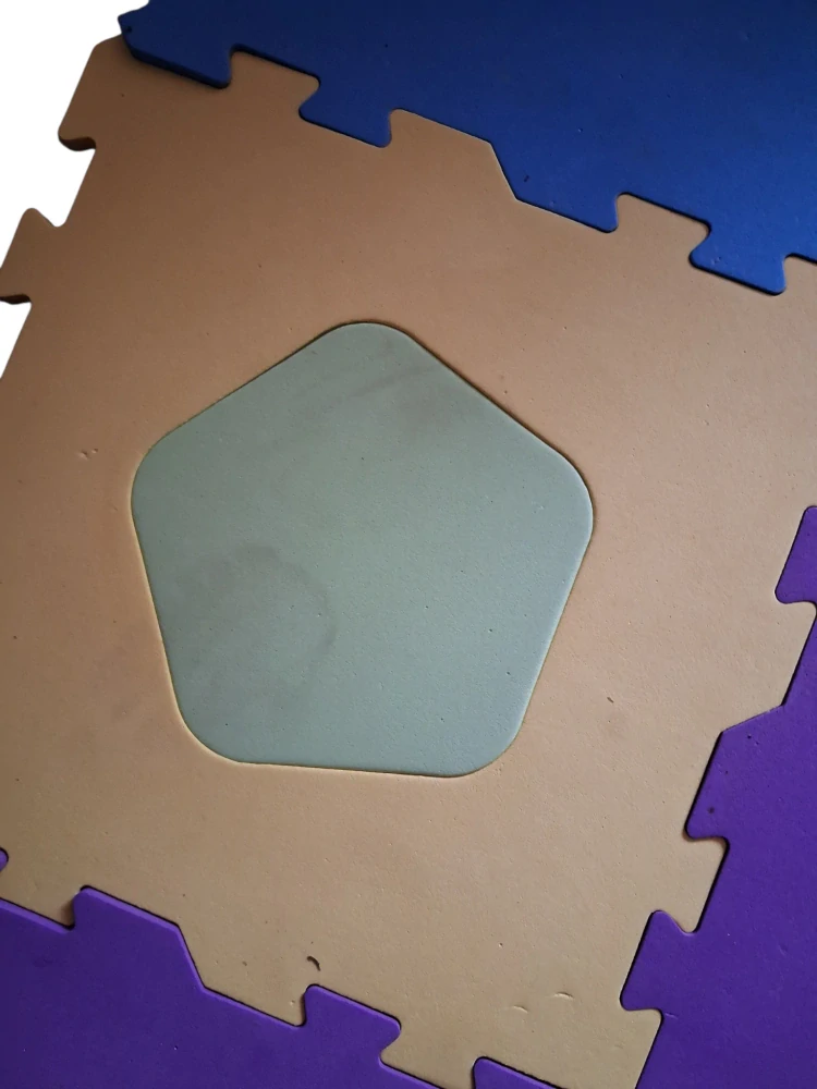 PĚNOVÉ PUZZLE TVARY