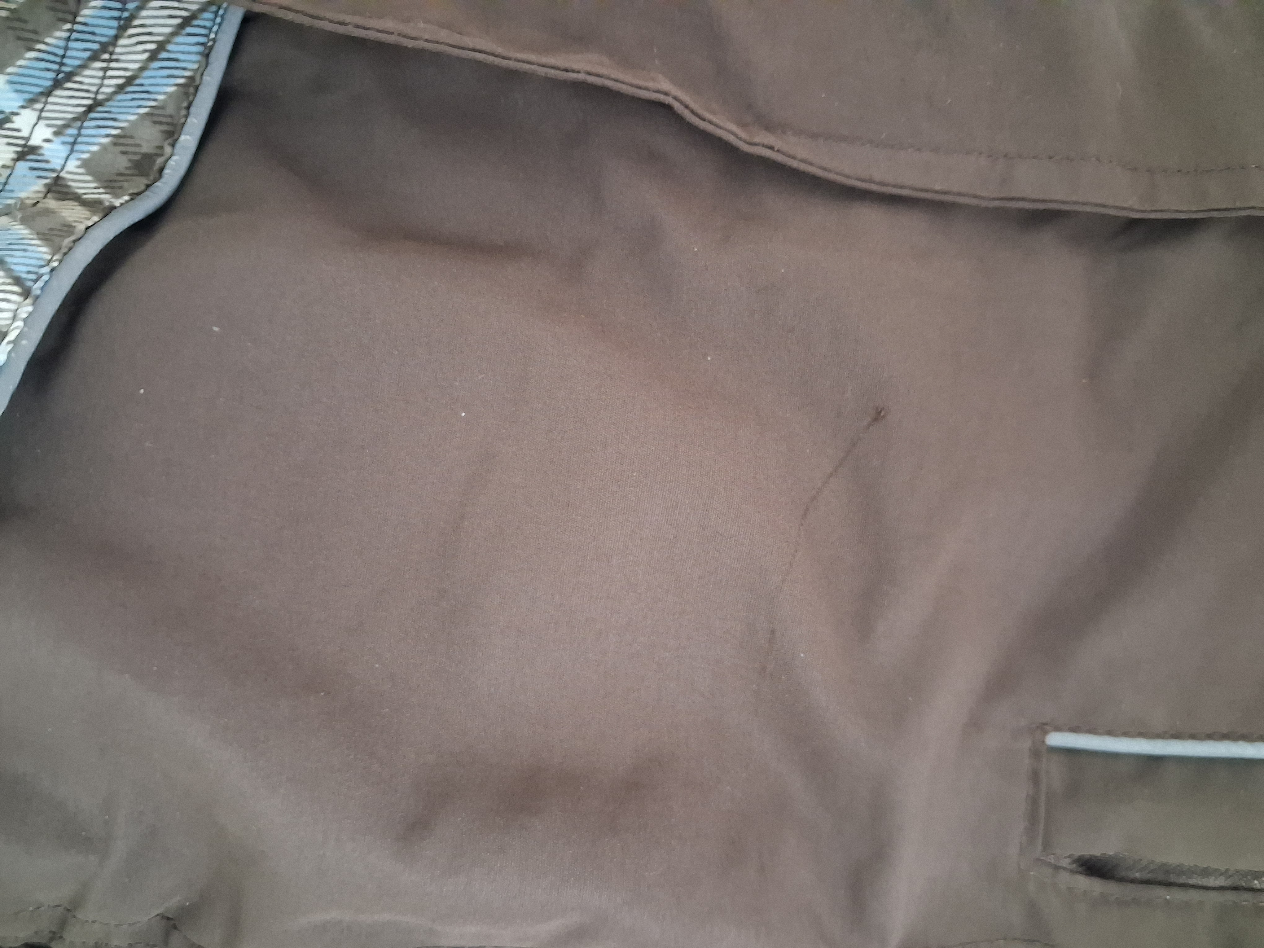 Klučičí zimní bunda s kapucí a károvaným vzorem, vel. 104