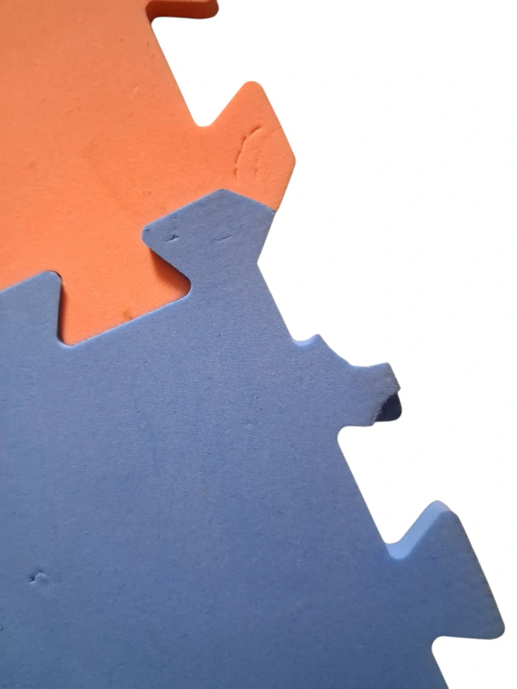 PĚNOVÉ PUZZLE BAREVNÁ ZVÍŘÁTKA