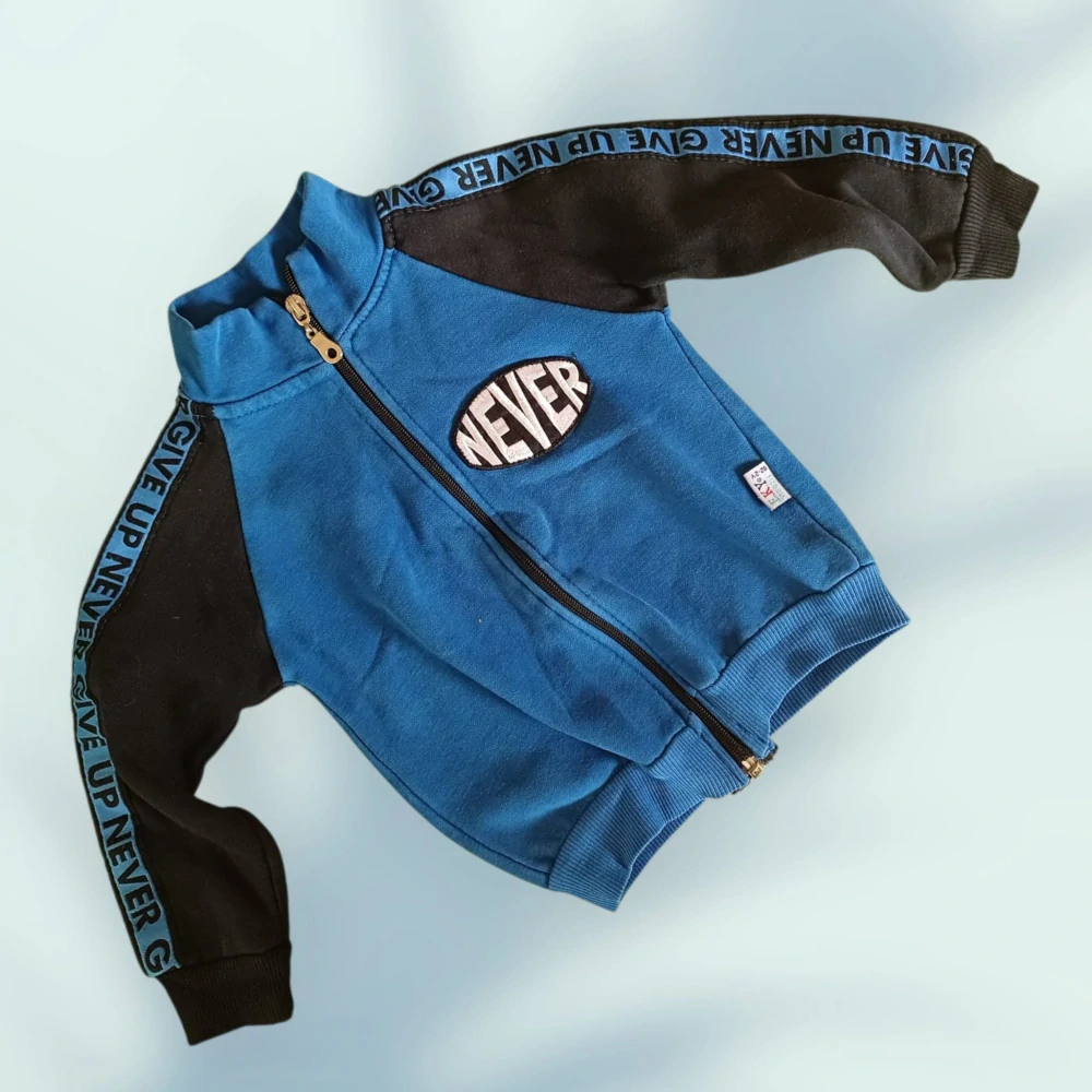 Klučičí tepláková souprava