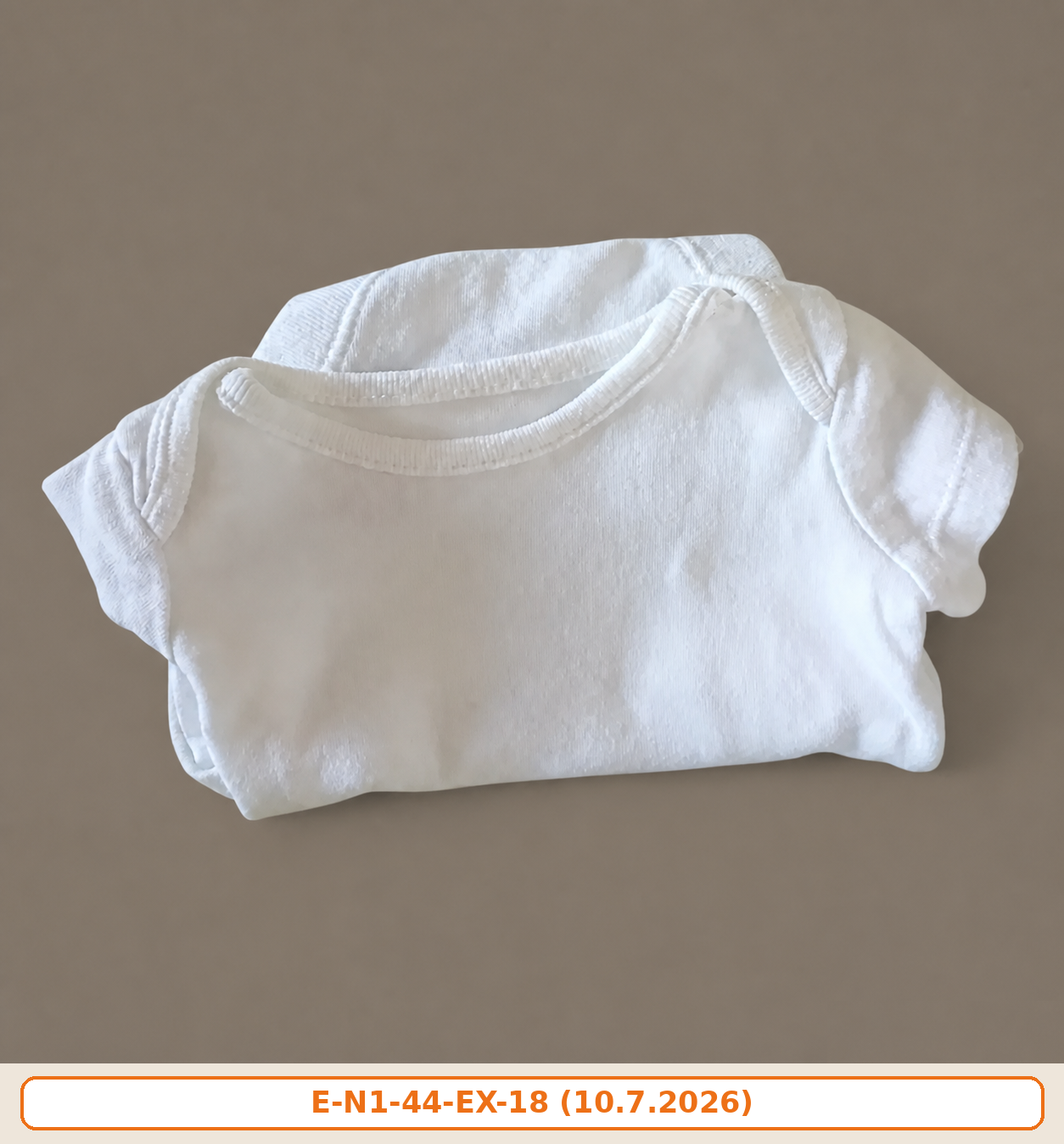 Neutrální bílé body s krátkým rukávem, vel. 44