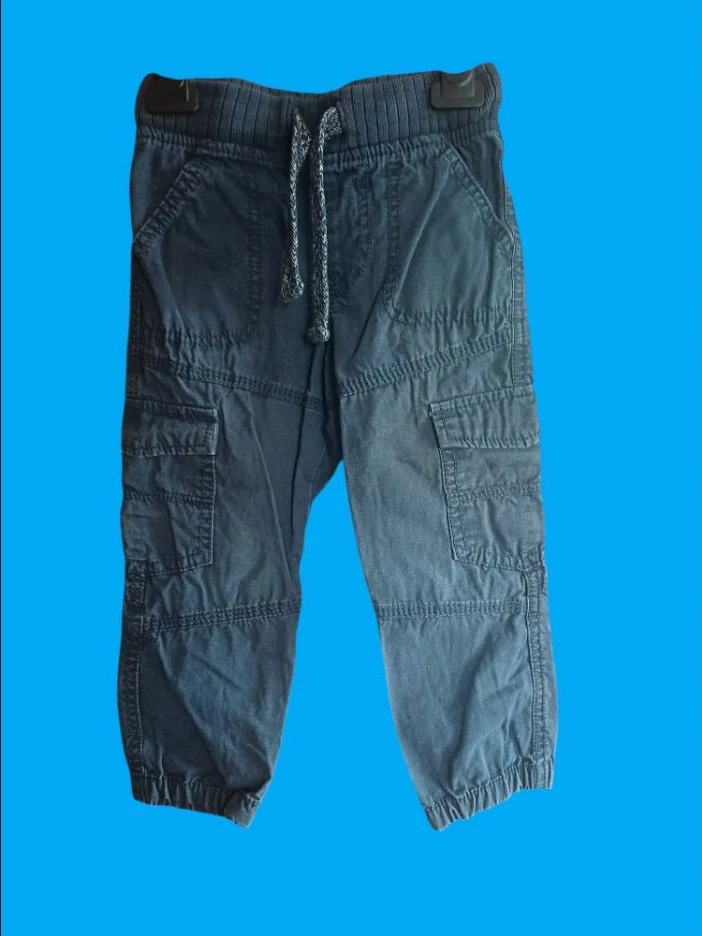 Tmavé cargo kalhoty s nápletem a šňůrkou, vel. 98